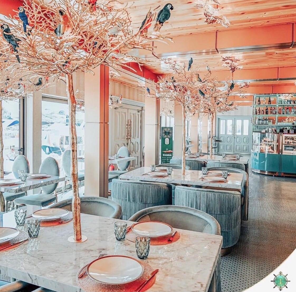 PÜSKÜLLÜ CAFE SANDALYELERİ - SANDALYE MODELLERİ PÜSKÜLLÜ CAFE SANDALYELERİ - SANDALYE MODELLERİ